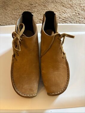 Clarks Men's Brown Suede Chukka Boots